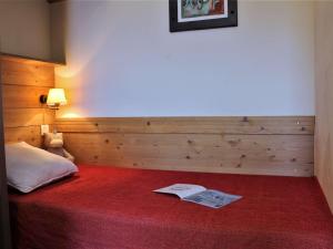 Appartement cosy 2 pièces avec balcon, piscine, sauna et accès direct aux pistes - 5 couchages, Risoul - FR-1-330-446