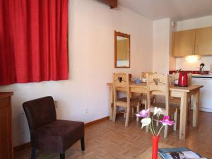 Appartements Appartement Puy-Saint-Vincent, 2 pieces, 6 personnes - FR-1-330G-14 : photos des chambres