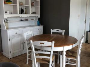 Maisons de vacances Maison Neuve a La Couarde: Proche Centre, Plages et Marche, Jardin et Terrasse equipes - FR-1-434-35 : photos des chambres