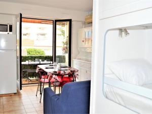 Appartements Appartement Cavalaire-sur-Mer, 2 pieces, 4 personnes - FR-1-226B-122 : photos des chambres