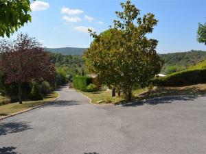 Maisons de vacances Maison Saint-Maurice-d'Ardeche, 6 pieces, 8 personnes - FR-1-382-62 : Maison de Vacances