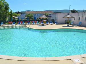 Maisons de vacances Maison Duplex 6 Pers. avec Terrasse, Piscine Chauffee, Parking Gratuit - Vallon-Pont-d'Arc - FR-1-382-55 : photos des chambres