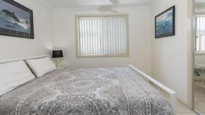 Comfortable lowset family home only minutes from the water! Tarooki St, Bellara