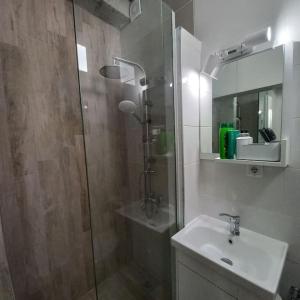 Lovely 1- bedroom condo close to downtown