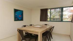 Burleigh Terraces - Hosted by Burleigh Letting