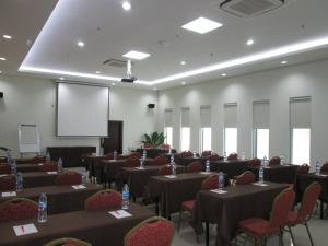 BAMBOO INN HOTEL & CAFE