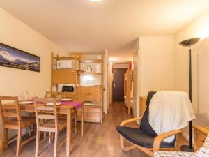 Appartements Appartement La Salle-les-Alpes, 1 piece, 4 personnes - FR-1-330F-62 : photos des chambres