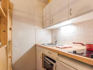 Appartements Charmant studio ski-in/ski-out 4 pers. avec piscine, jardin et parking a La Salle les Alpes - FR-1-330F-62 : photos des chambres