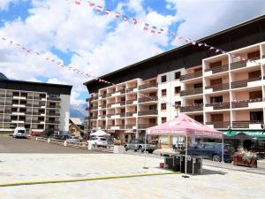 Studio rénové près des pistes, parking, cuisine équipée - FR-1-330F-63