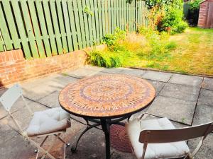 Free Parking 2 Bed With Garden, Fibre Wi-Fi & Netflix