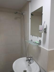 Домик у реки Куры