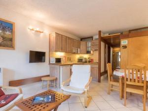 Appartement Saint-Chaffrey , 1 pièce, 4 personnes - FR-1-330E-11