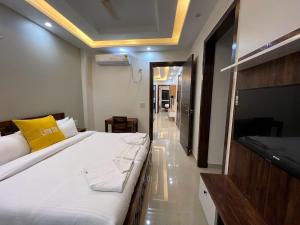 Lime Tree Two BHK Service Apartment Golf Course Road Gurgaon