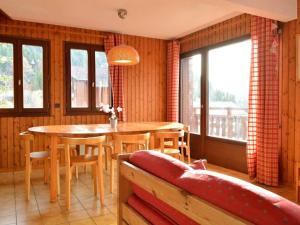 Appartement skis aux pieds 6 pers, balcon sud, garage, ménage inclus, 3* - FR-1-241-171