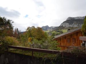 Studio ski aux pieds avec terrasse, parking et Wi-Fi - 4 couchages - FR-1-241-173