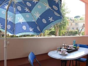 Sainte-Maxime : Studio cabine avec piscine, parking, climatisation et terrasse - FR-1-226-294