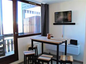 Appartements Appartement Risoul, 1 piece, 4 personnes - FR-1-330-288 : photos des chambres