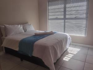 Three Bedroom Apartment At The Blyde