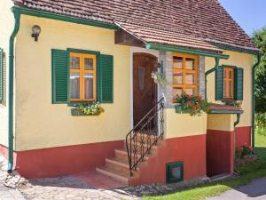 Holiday home in Gersdorf near a swimming lake