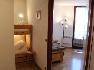 Studio cabine - 4 couchages, à lentrée de Risoul 1850, proche commerces et navette gratuite - FR-1-330-176