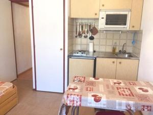 Studio Cabine À Risoul 1850 - 4 Couchages, Ski, Animaux Acceptés, Proche Commerces et Navette - FR-1-330-182