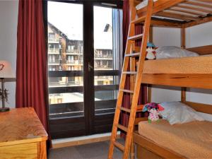 Appartements Appartement Risoul, 2 pieces, 5 personnes - FR-1-330-143 : photos des chambres