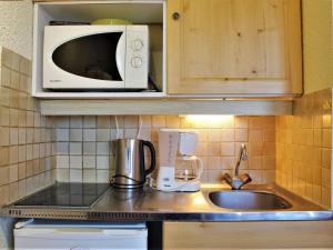 Appartement 2 pièces - Pied des pistes, balcon, piscine, tennis - Risoul 1850 - FR-1-330-168