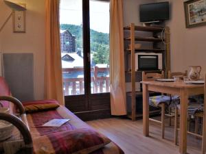 Appartements Appartement Risoul, 2 pieces, 4 personnes - FR-1-330-213 : photos des chambres