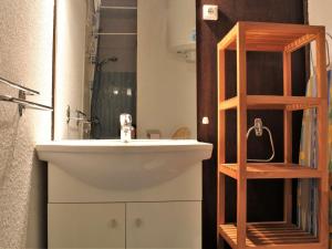 Studio cabine 4 pers, pied de pistes, animaux acceptés – Risoul 1850 - FR-1-330-221