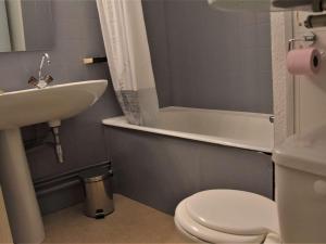 Appartements Appartement Risoul, 1 piece, 4 personnes - FR-1-330-86 : photos des chambres
