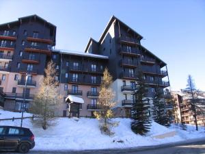 Appartements Studio 4 couchages a Risoul 1850 - pied de pistes, calme, balcon expose Sud - FR-1-330-58 : Appartement (4 Adultes)