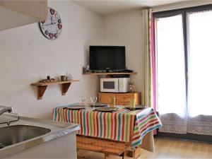 Appartement Risoul, 1 pièce, 4 personnes - FR-1-330-126