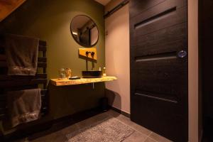 B&B / Chambres d'hotes Le Cottage Suite avec Spa Privatif : photos des chambres