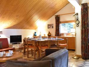 Spacieux Appartement 9p avec Cheminée, Balcon Sud, Proche Pistes - Méribel - FR-1-180-330