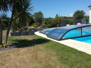 Maisons de vacances Maison avec piscine couverte pour 8 personnes a Sarzeau : photos des chambres