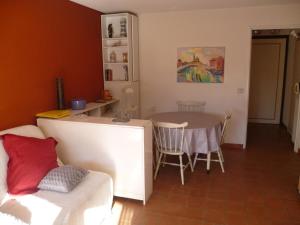 Appartements Appartement Cavalaire-sur-Mer, 2 pieces, 5 personnes - FR-1-226B-153 : photos des chambres