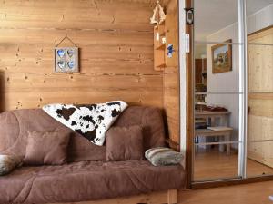 Studio cabine à Méribel, 4 personnes, terrasse sud, parking privé, casier à skis, lave-linge - FR-1-180-210