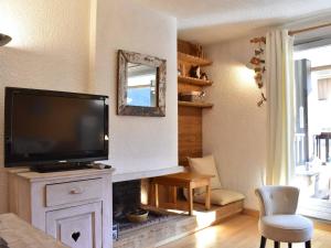 Studio cabine à Méribel, 4 personnes, terrasse sud, parking privé, casier à skis, lave-linge - FR-1-180-210