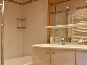 Appartement 3 pièces avec balcon, parking et wifi, proche du centre de Méribel, pour 7 personnes - FR-1-180-211