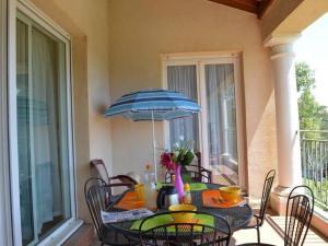 Appartement 3 pièces avec terrasse, piscine, parking et navette plage à Sainte-Maxime - FR-1-226-189