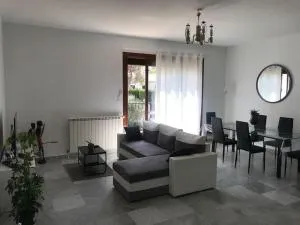 Haut de maison entièrement rénové avec garage - 卡努