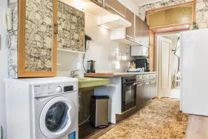 Adorable 2BR Apt. near Millenium Tower and Danube