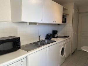 Appartements Appartement Frejus, 2 pieces, 4 personnes - FR-1-226A-29 : photos des chambres