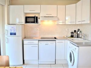 Appartement T3 lumineux avec terrasse, climatisation, garage et Wifi à 2 pas des plages - Cavalaire - FR-1-226B-34