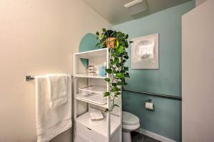 Stylish Ballard studio 15 mins from Space Needle