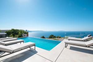 Villa Aristea with sea view, jacuzzi and infinity pool