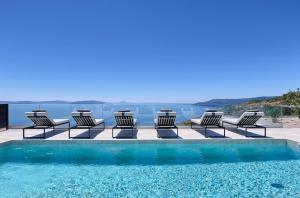 Villa Ultima with sea view, private pool, jacuzzi, gym and sauna 