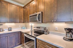 Merritt Island Townhome with Community Pool!