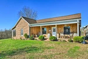 Breathtaking Elkin Getaway with Vineyard Views! - Dobson