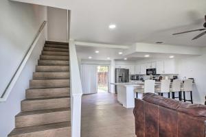 Central Bakersfield Townhome with Private Patio